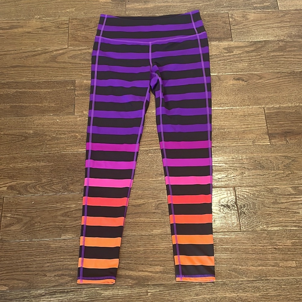 Athleta bold stripe chaturanga leggings size small EUC